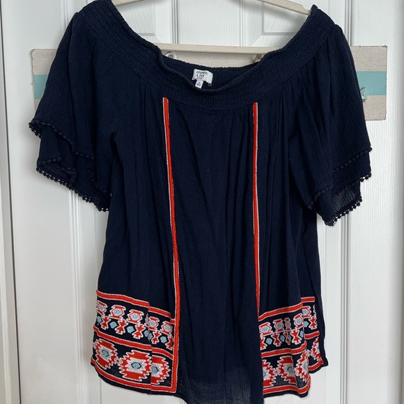 Crown & Ivy Navy Embroidered Off-Shoulder Peasant Top Sz 1X - Picture 2 of 7